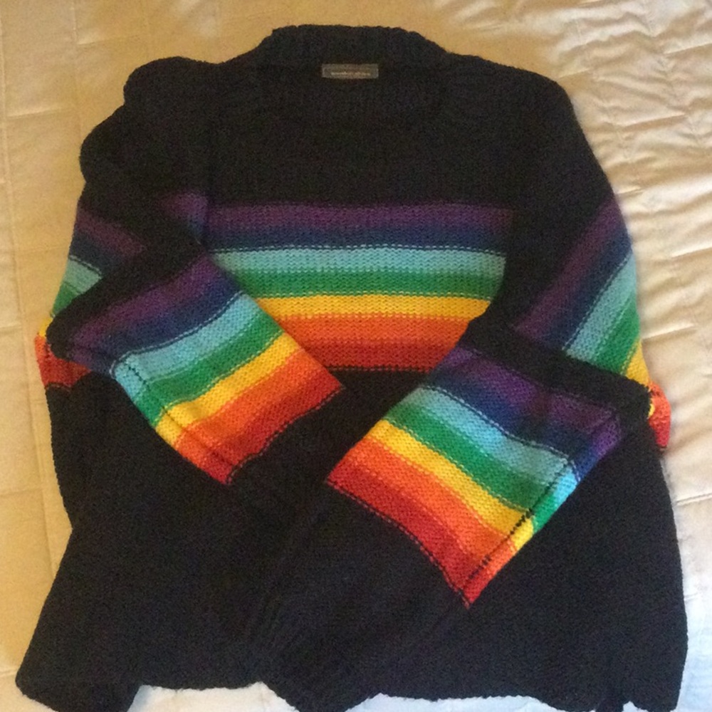 Wooden Ships adorable rainbow 🌈 sweater.